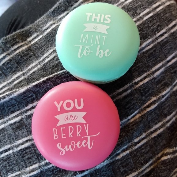 Buy 2 get 1 FREE! 💖 3-pack macaron lip gloss - Picture 2 of 2